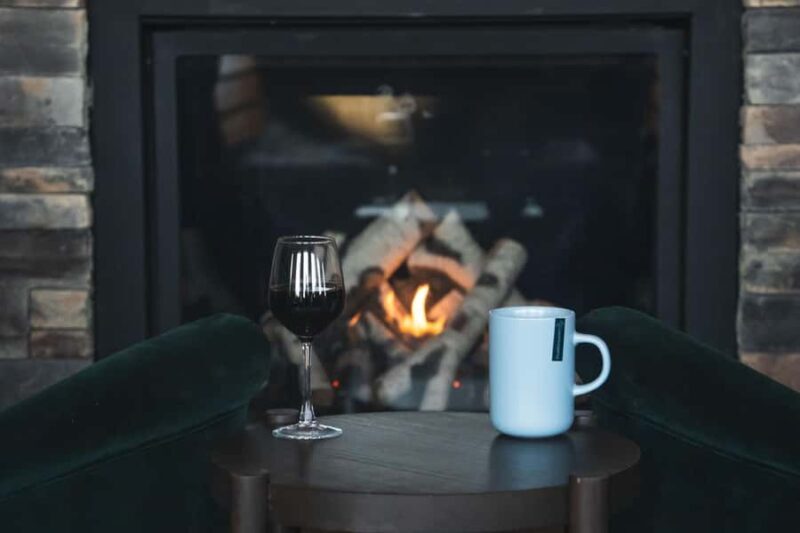 Aurora Lounge: Aurora Viewing Cabin & Bar - Key Points