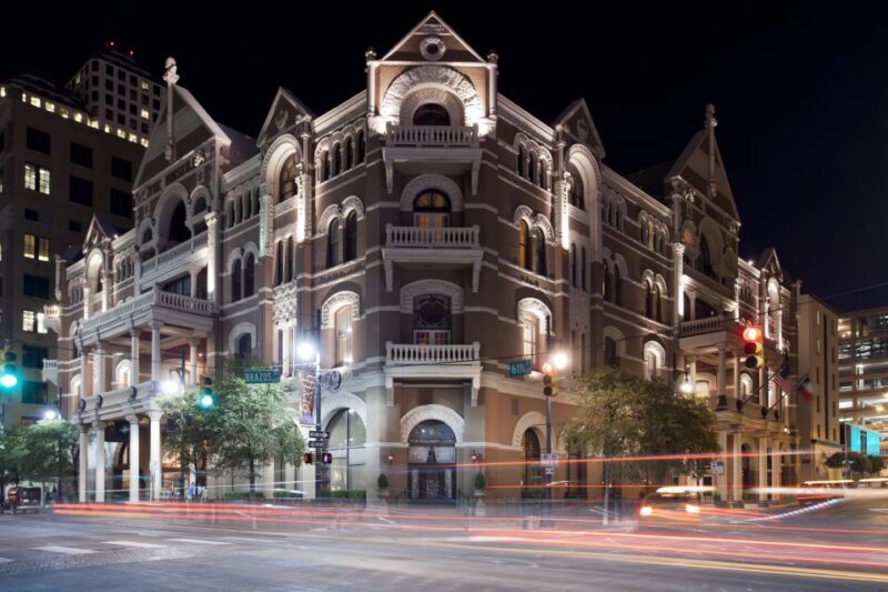 Austin: Haunted Pub Crawl Walking Tour - Austin: Haunted Pub Crawl Walking Tour — A Spooky Night Out
