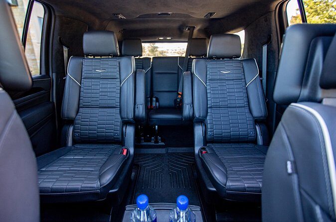 Austin Texas Airport Transfer Premium Black SUV - Arrival at Austin-Bergstrom International Airport