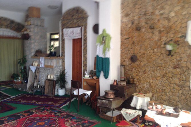 Authentic Antique Museum Home - A Closer Look at the Authentic Antique Museum Home