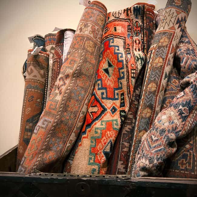 Authentic Dining & Tour at Yerevans Antique Carpet Factory - The Experience’s Strengths