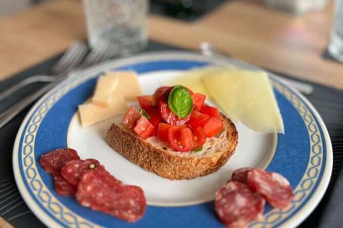 Authentic Italian Dinner in Cozy Canal Home in Amsterdam - A genuine taste of Italy in Amsterdam—without leaving the city