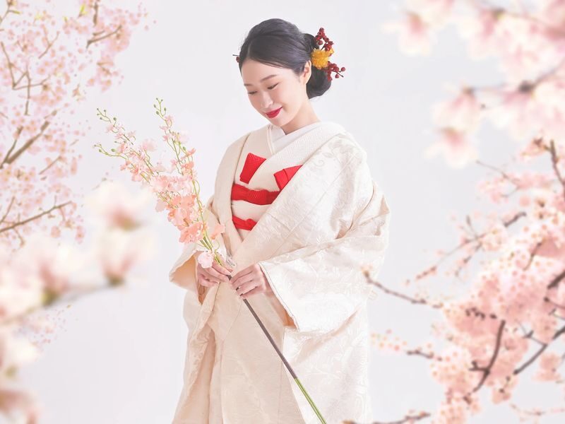 Authentic Japanese Kimono Rental and Photography Experience (Osaka Castle, Namba Shrine, Street Snap Walk) - Hair and makeup options