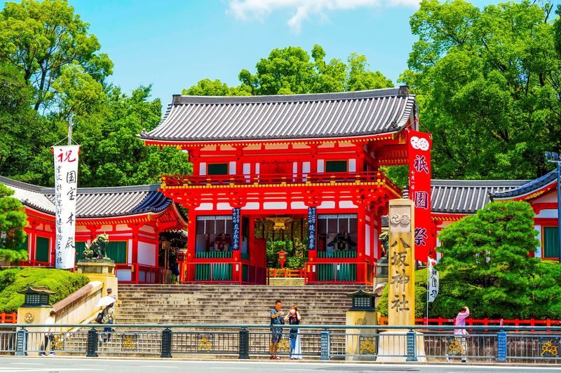 Authentic Kyoto Gion Tour with Traditional Cuisine and Maiko Show - What the Hanamachi Arts Museum adds