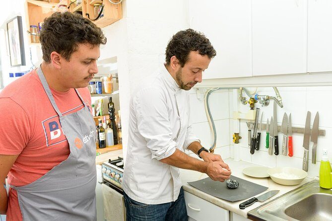 Authentic Portuguese Cooking Class and Dinner in a Lisbon Home - The Setting and Atmosphere