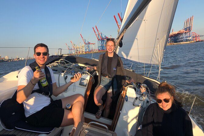 Authentic Sailingtrip "To the Gates of Hamburg" from Wedel - Who Will Love This Tour?