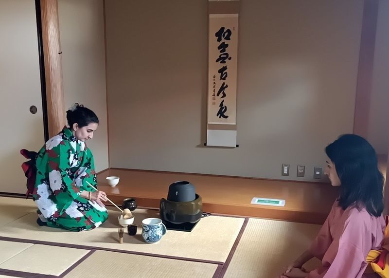 Authentic Tea Ceremony Experience in a Tea Room (Osaka) - A lesson in the small courtesies of matcha