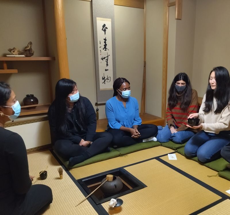 Authentic Tea Ceremony Honmachi Classroom - A tea lesson, not a costume stop