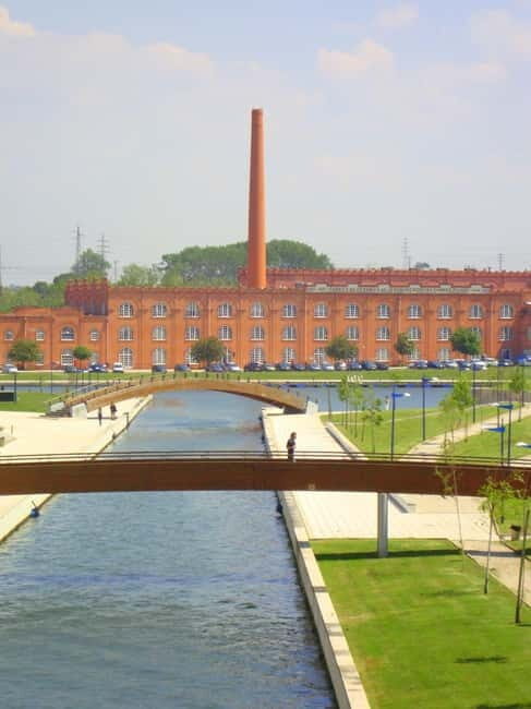 Aveiro Essential: Boat, Walking Tour, Sweets & Ribbons - Setting the Scene: Why This Tour Stands Out