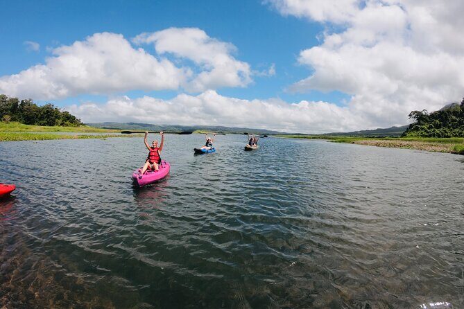 Aventura en Kayak en el Lago Arenal con Guía Local - Key Points