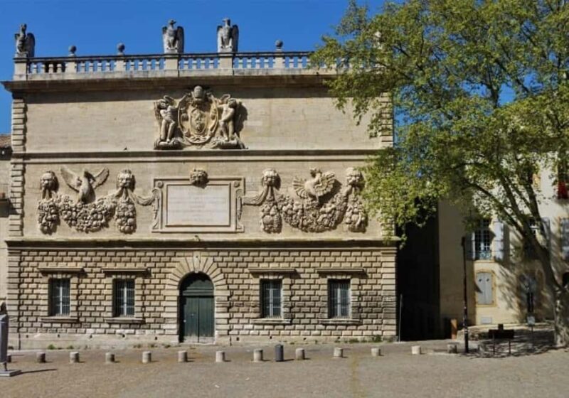 Avignon: Emblematic Squares Tour - Avignon: Emblematic Squares Tour