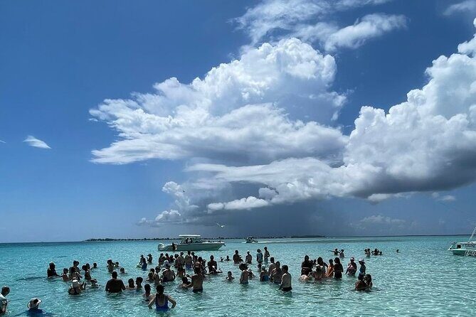 Avoid the crowd book your Private Stingraycity Charter today - In-Depth Review of the Private Stingray City & Snorkeling Tour