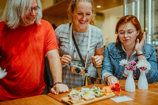 Award-Winning Prague Evening Old Town Food and Drink Tour - Who will love this tour?