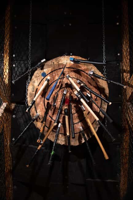 AXE THROWING & ENJOYING DRINKS IN COLOGNE'S FIRST AXE THROWING BAR - Why This Experience Stands Out