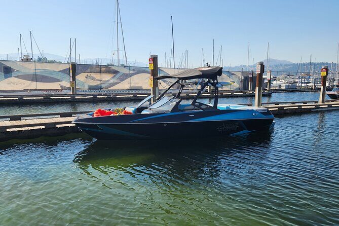 Axis T22 Wake Surfing Boat Rental - Exploring Kelowna’s Waters with the Axis T22 Wake Surfing Boat Rental