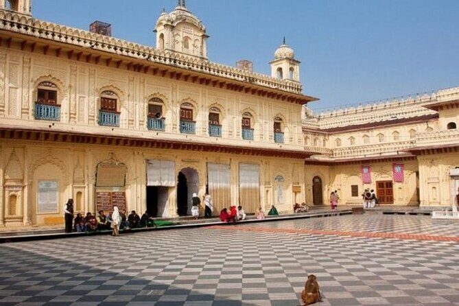 Ayodhya tour with 4 star accomodation and meal -All inclusive - Who Should Consider This Tour?