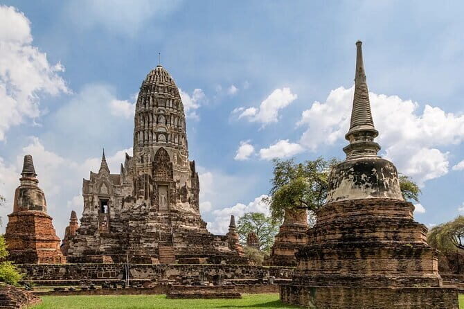 Ayutthaya Bicycle Tour with Scenic Boat Ride Experience - Key Points