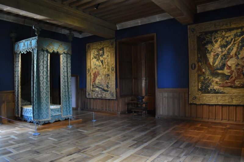 Azay-le-Rideau Castle: Private Guided Tour with Ticket - The Sum Up