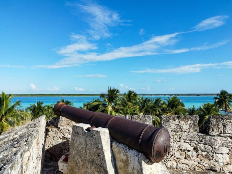 Bacalar: Lagoon, Pirate Canal, Stromatolite Day Trip w/Lunch - Isla de los Pájaros: Nature’s Calm Sanctuary