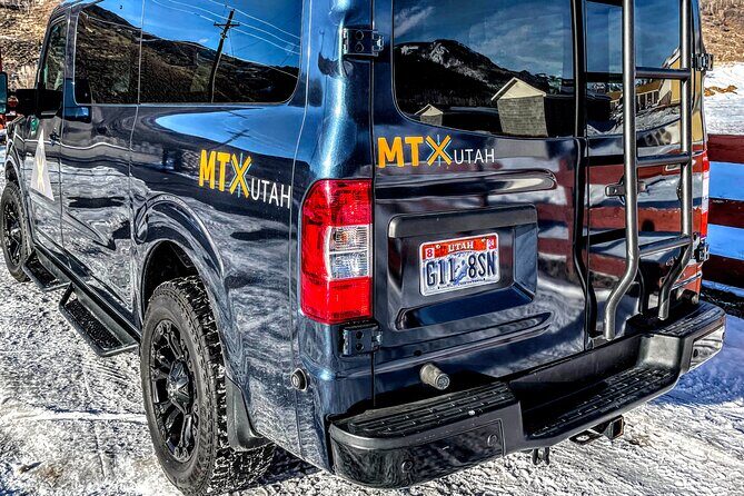 Backcountry snowshoeing in pristine Utah mountains - Backcountry Snowshoeing in Pristine Utah Mountains