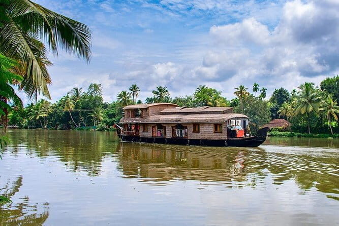 Backwaters Bliss: Cochin to Alleppey Escape - A Complete Guide to the Backwaters Bliss: Cochin to Alleppey Escape