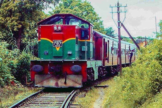 Badulla to Colombo train ride on (Train No: 1016 "Udarata Menike") - Frequently Asked Questions
