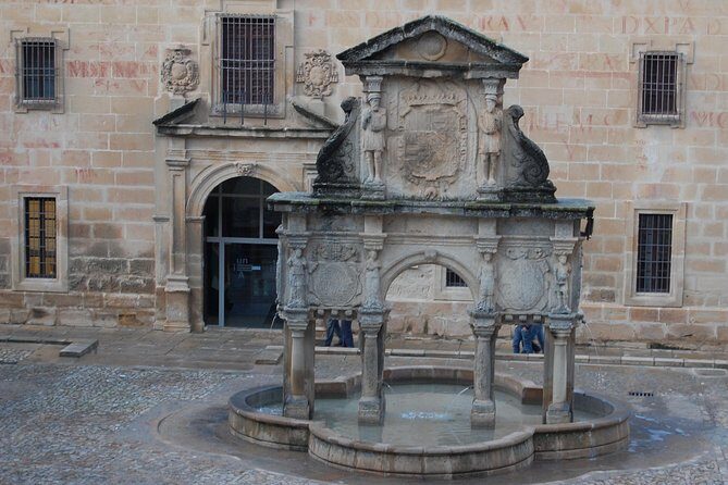 Baeza guided tour with tickets. - Key Points