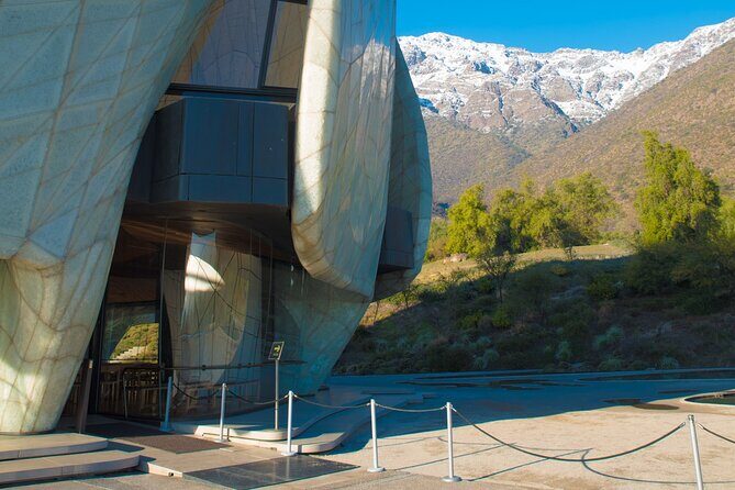 Baháí Temple, Winery & Tasting, Lapis Lazuli + Private Transport - Key Points