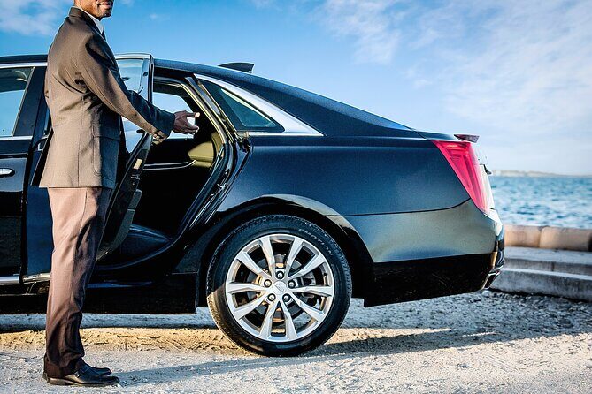 Bahamas Airport Transportation w/free Grocery Stop- Round Trip - Key Points