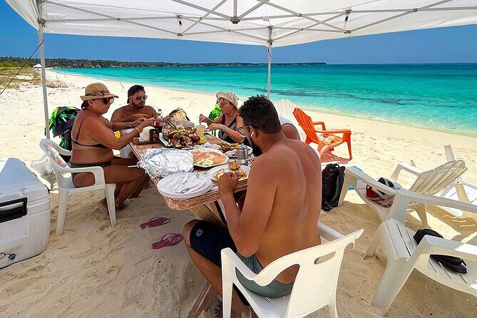 Bahía de las Águilas, ALL INCLUSIVE experience from Pedernales - Key Points