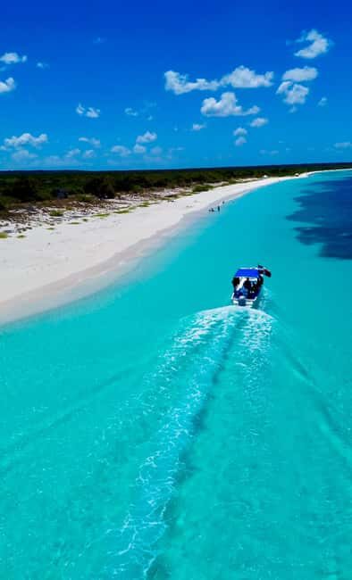 Bahía de las Águilas VIP Full Day Private Beach, Lunch & Open Bar - Exploring Bahía de las Águilas: A Sanctuary of Natural Beauty