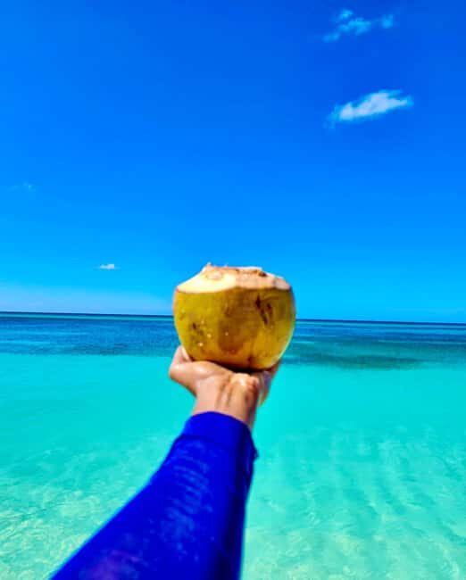 Bahía de las Águilas VIP Full Day Private Beach, Lunch & Open Bar - FAQ