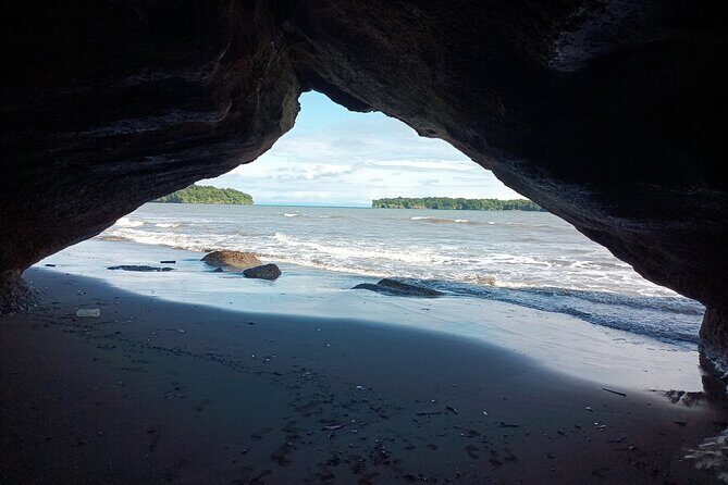 Bahía Málaga: Humpback Whale Watching in Cali - Colombia - Who Will Love This Tour?