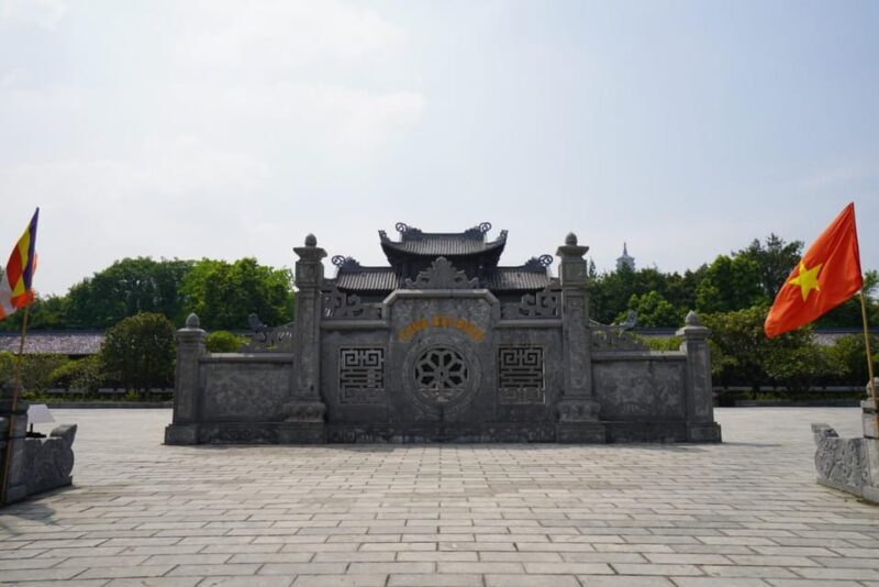 Bai Dinh Pagoda - Trang An - Mua Cave with Transfer, Buffet - Trang An: A Tranquil Boat Journey and UNESCO Heritage Site