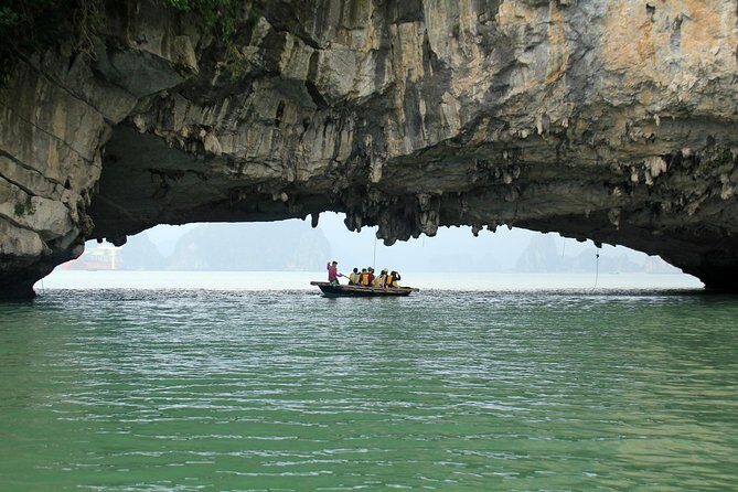 Bai Tu Long boutique & budget cruise 2D: Kayaking, swimming at pristine palaces - Who Will Love This Experience?