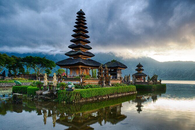 Bali: Bedugul Lake Temple, Banyumala Waterfall, UNESCO Rice Field - Key Points