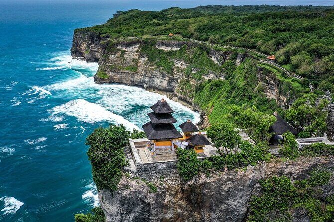 Bali Day Trip: Hidden Beach & Uluwatu Sunset Private Tour - Suluban Beach: The Hidden Gem