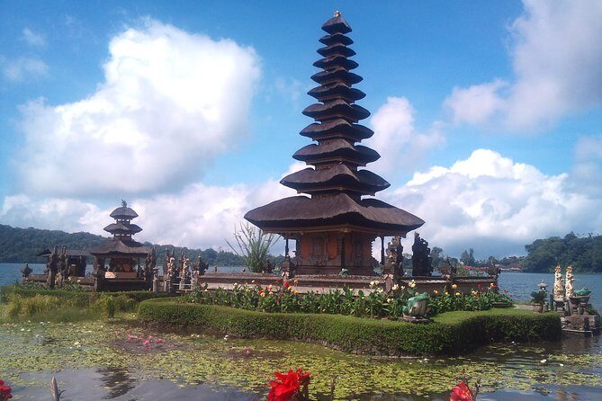 Bali Tour Package in 3 (Three) Day - Day 1: Sun, Sea, and Cultural Spectacle