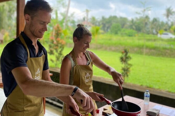 Balinese Traditional Cooking Class with Market Tour Ubud - A Closer Look at the Balinese Traditional Cooking Class with Market Tour in Ubud