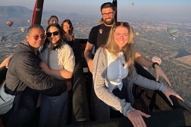 Balloon Flight with Pick Up on CDMX + Breakfast + Pyramids - The Cultural Touches and Breakfast