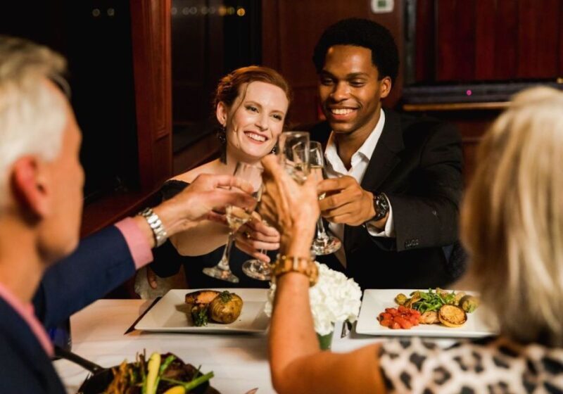 Baltimore: Christmas Eve Gourmet Brunch or Dinner Cruise - What to Expect on the Cruise