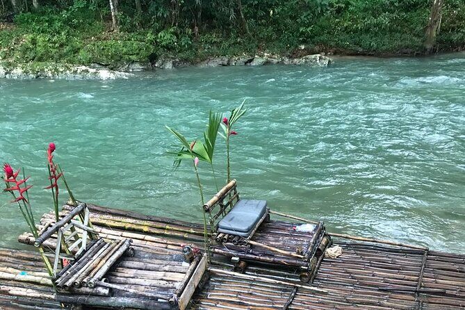Bamboo Rafting with lime stone - Authentic Jamaica: Bamboo Rafting with Limestone on the Lethe River