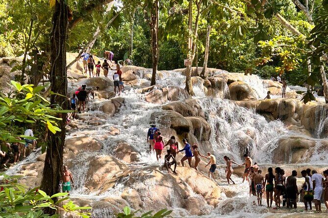 Bamboo Rafting with lime stone - Transportation and Pricing: Does It Worth It?