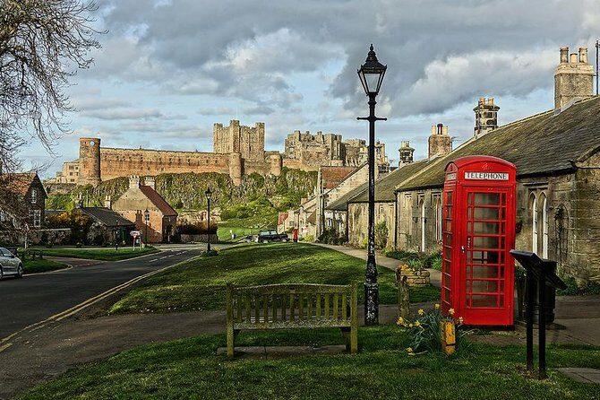 Bamburgh and Lindisfarne Day Tour - Key Points