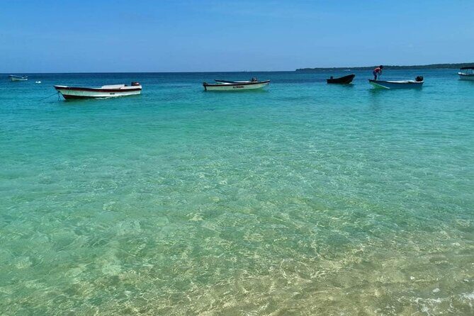 Banana Beach on the white beach of Baru - Key Points