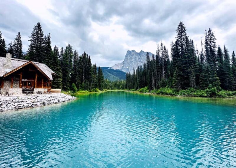 Banff/Calgary:1-Day to Lake Louise,Moraine Lake,Emerald Lake - Experience the Canadian Rockies in a Day: Lake Louise, Moraine Lake, and Emerald Lake