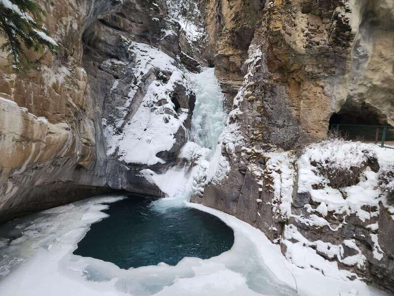 Banff/Canmore: Lake Louise & Johnston Canyon - A Detailed Look at the Tour Experience