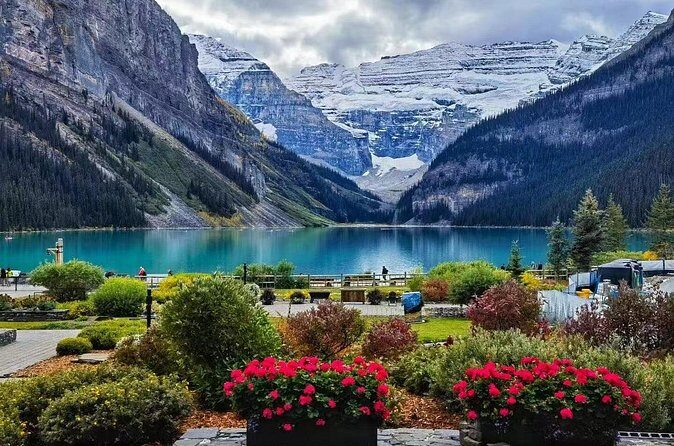 Banff/Canmore: Moraine Lake and Lake Louise Shuttle-90m each lake - How This Tour Fits Different Travelers