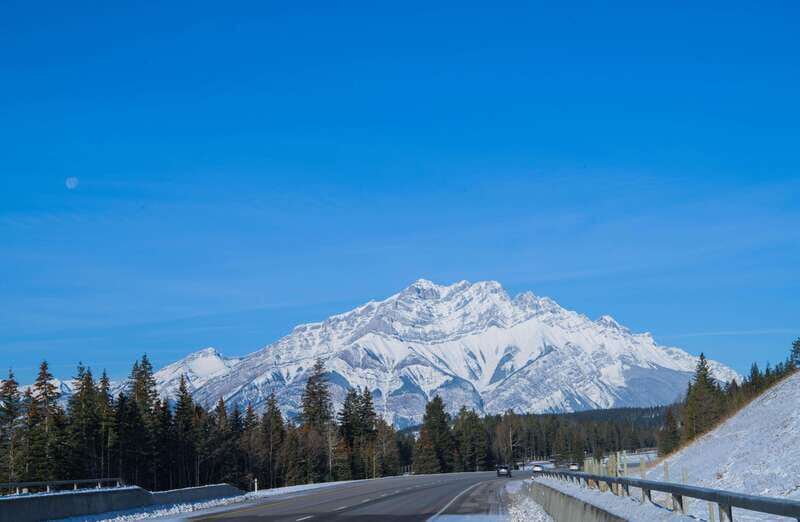 Banff: Guided Day Trip with Hotel Pickup and Drop-off - Exploring Banff on a Guided Day Trip: A Balanced Look