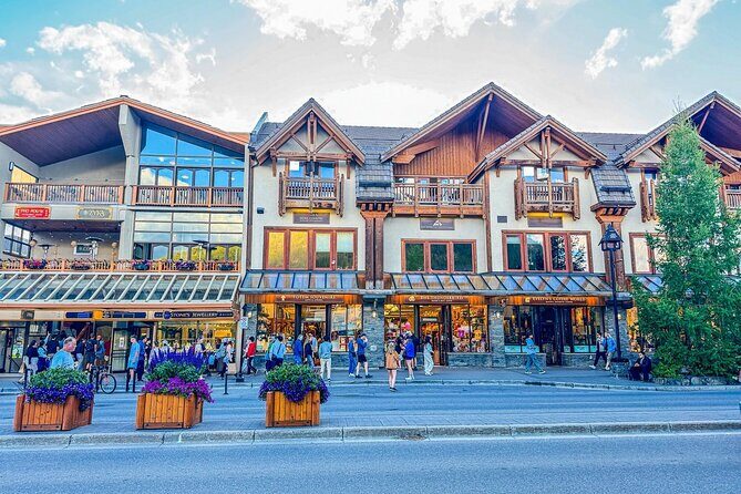 Banff Highlights Tour Louise, Johnston and Minnewanka Shared Tour - Exploring Banff: A Day Tour of Highlights in Alberta’s Iconic National Park